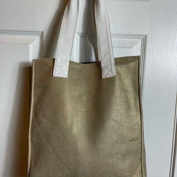 Marc Jacobs Daisy Parfums burlap gold tote bag with white faux leather straps . - Picture 3 of 13